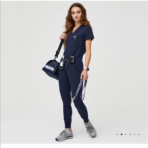 NWT Figs Navy Catarina Top and Zamora 2.0 Bottom in Size Small